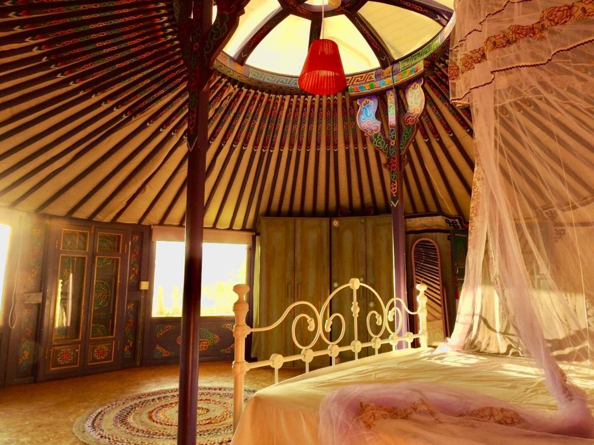 Hotel Exclusive Nirvana yurts Glamping Kato Drys Exterior foto