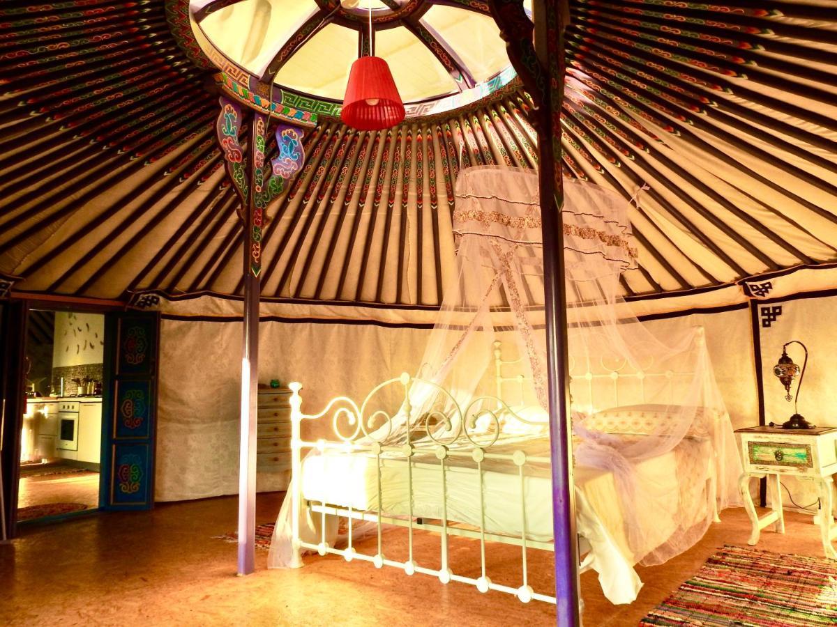 Hotel Exclusive Nirvana yurts Glamping Kato Drys Exterior foto